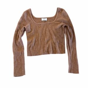 Old Navy Ribbed Square-Neck Long Sleeve Crop Top in Brown